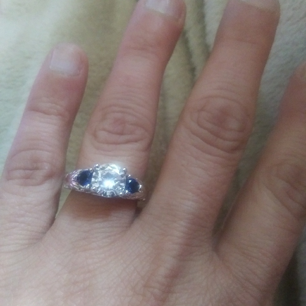 Ring - Picture 3 of 4